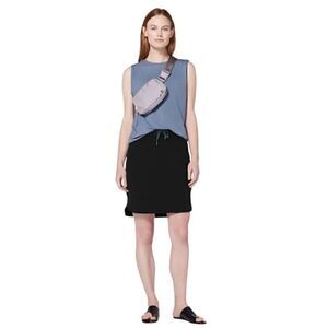 Lululemon On The Fly Skirt 21
Black Size 6 Travel Pull On Stretch $88.00